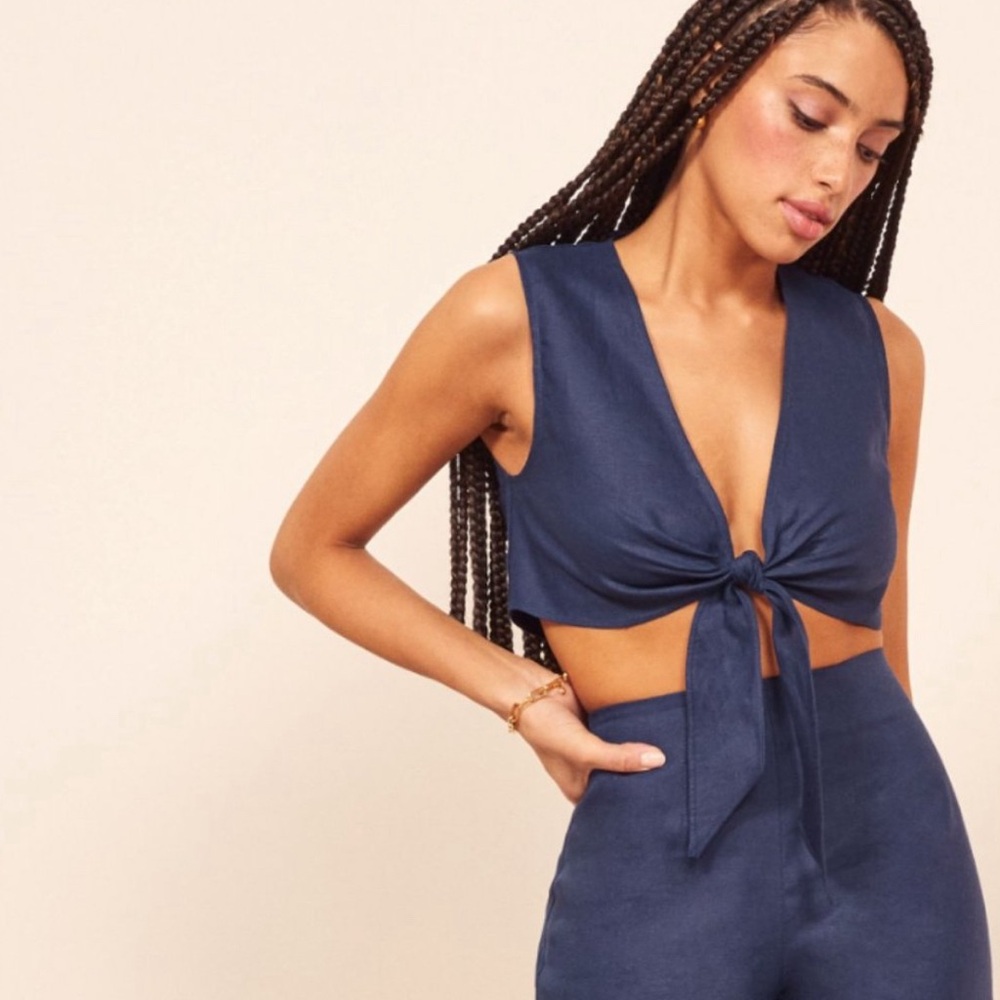 Reformation fawn linen navy crop top